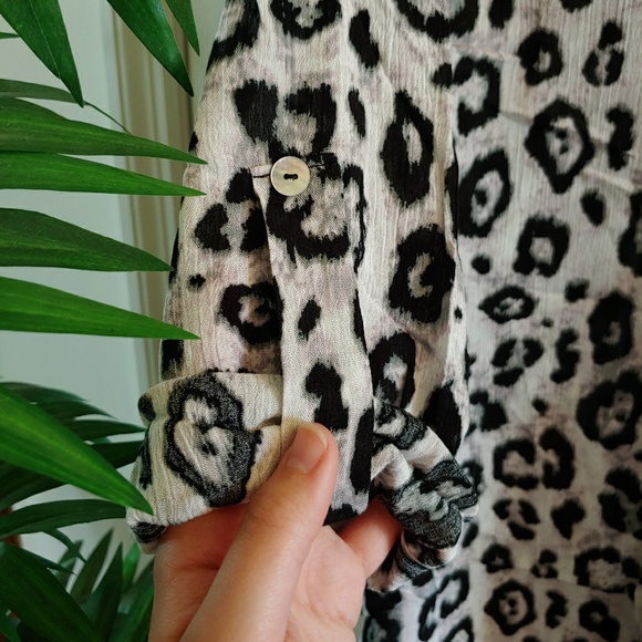 SOLD Entro Leopard 3/4 Sleeve Blouse - Picture 5 of 6